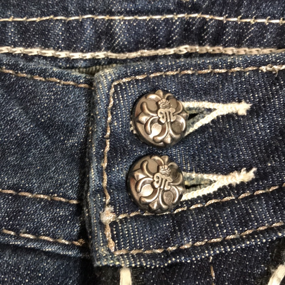 💙 Miss Me Cross Wing Distressed Denim Jean - Picture 5 of 15